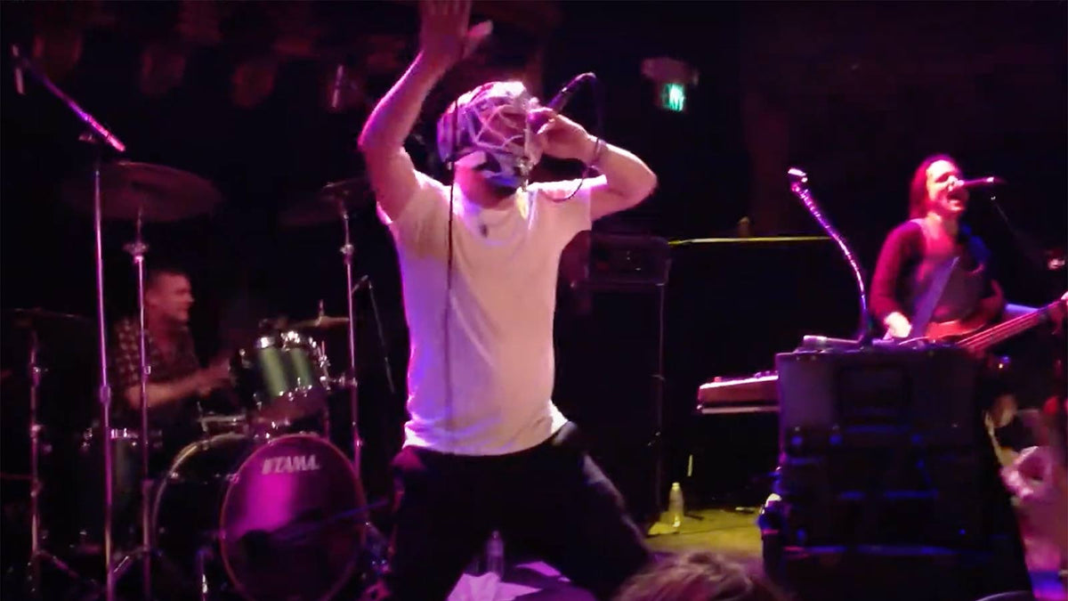 See MIKE PATTON cover BAD BRAINS in hockey mask and stage-dive into mosh pit