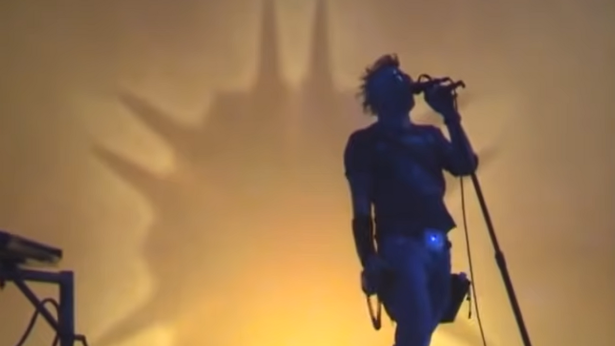 See TOOL play mind-bending “Rosetta Stoned” performance in 2007