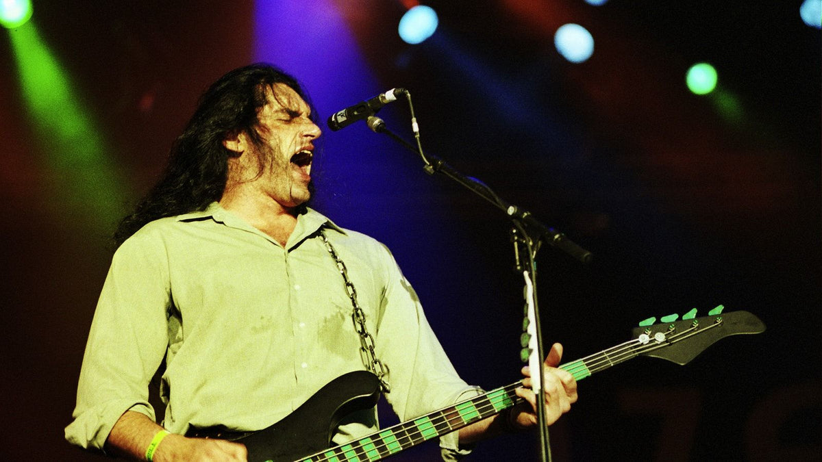 See Type O Negative Play Crushing Beatles “Day Tripper” Medley in 1999