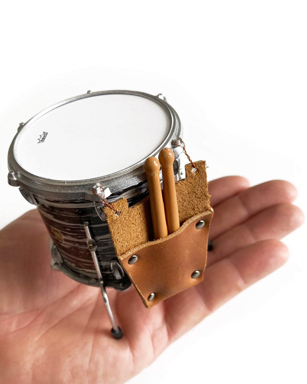 MINI LEATHER DRUMSTICK BAG & DRUMSTICKS FOR 1:4 SCALE DRUMS
