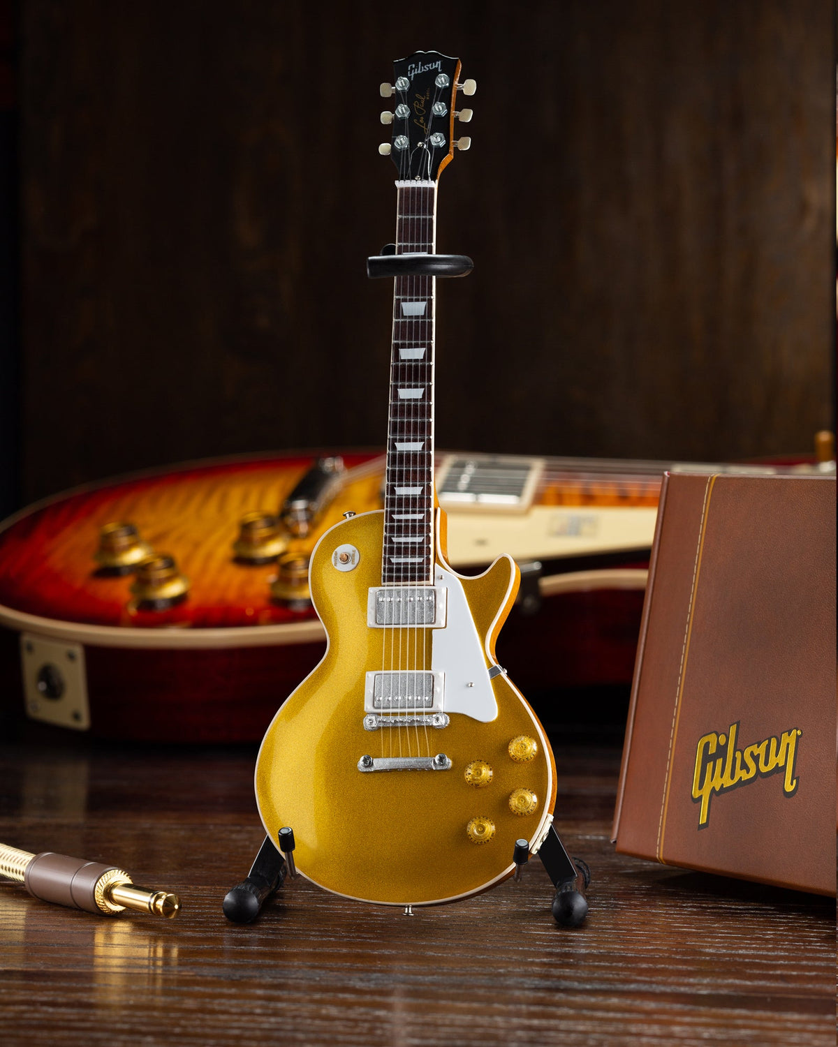 GIBSON 1957 LES PAUL GOLD TOP 1:4 SCALE MINI GUITAR MODEL
