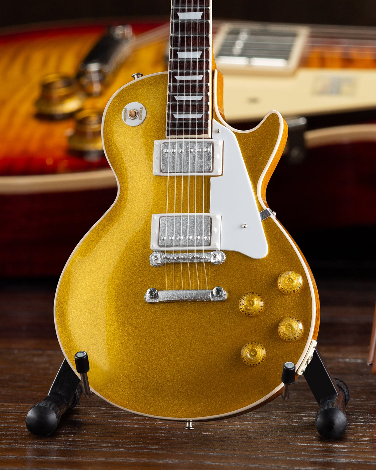 GIBSON 1957 LES PAUL GOLD TOP 1:4 SCALE MINI GUITAR MODEL