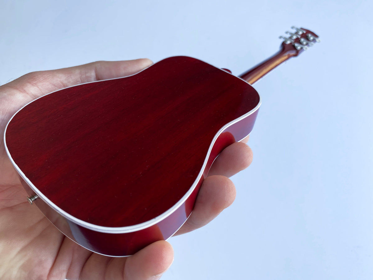 GIBSON HUMMINGBIRD VINTAGE CHERRY 1:4 SCALE MINI GUITAR MODEL
