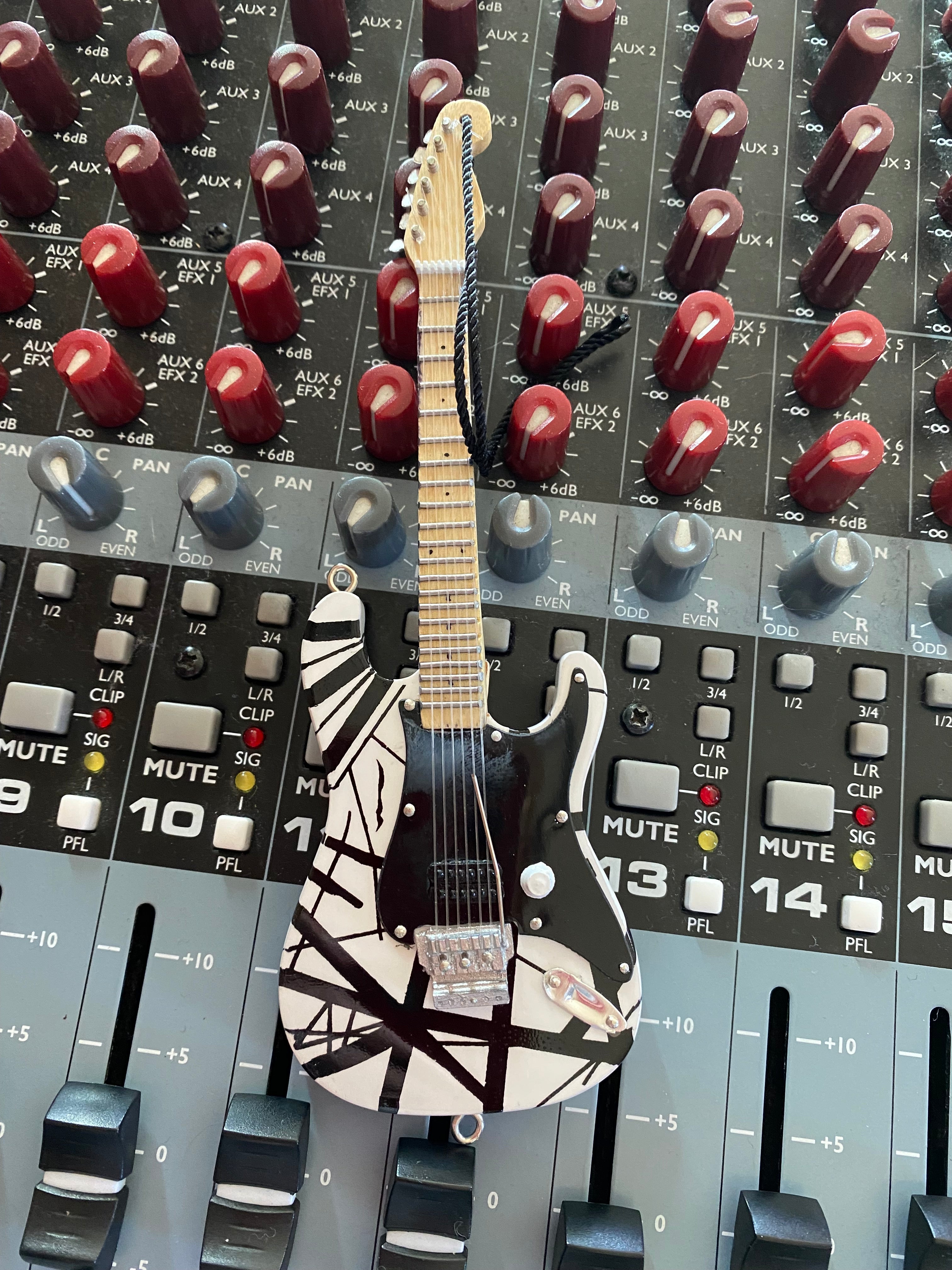 6" OFFICIALLY LICENSED EVH BLACK AND WHITE GUITAR HOLIDAY ORNAMENT