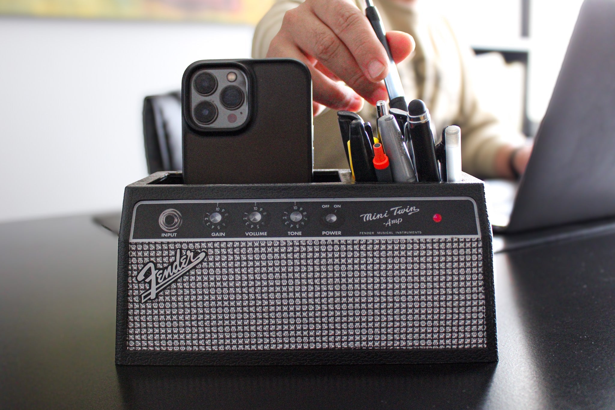 FENDER DESK ORGANIZER