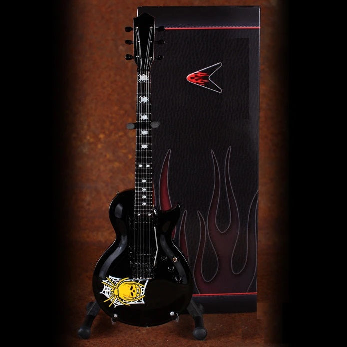 METALLICA - KIRK HAMMETT - SKULL & SPIDER WEB MINI GUITAR