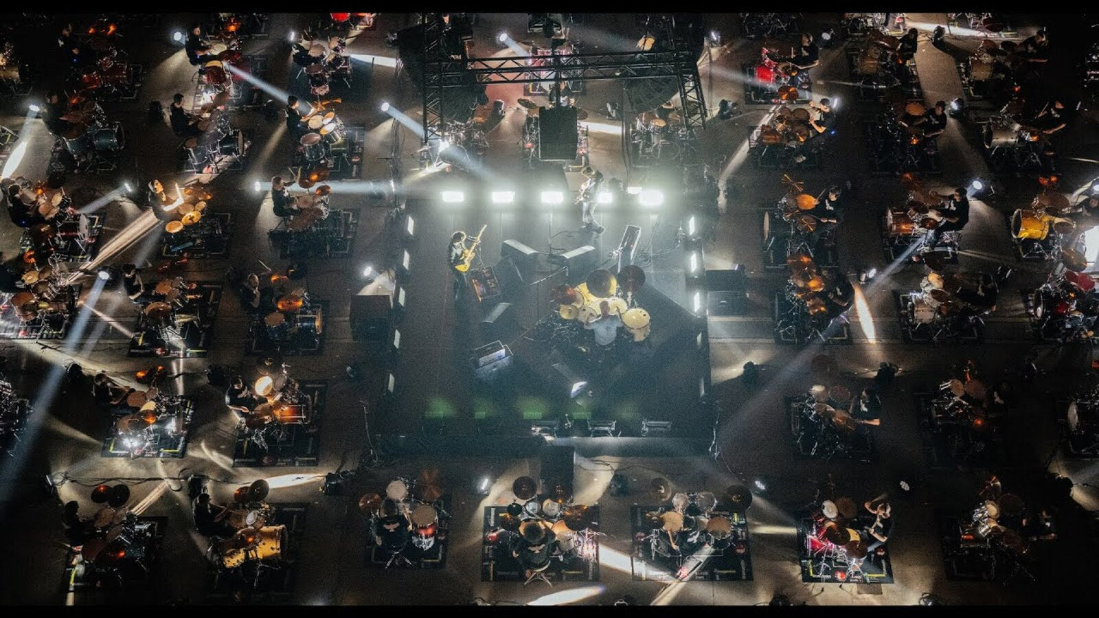 See 100 drummers play FOO FIGHTERS’ “My Hero” to honor TAYLOR HAWKINS
