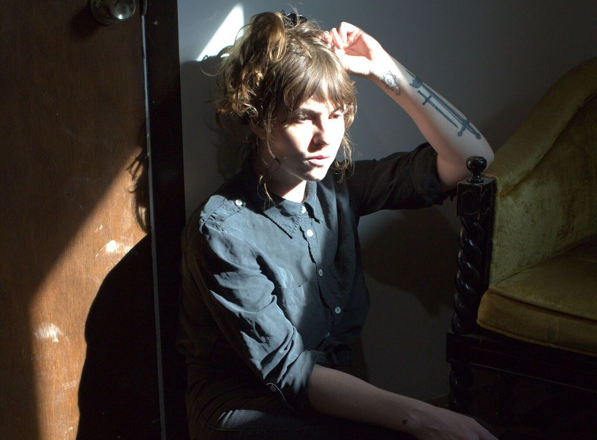 Hear Goth-Folk Auteur Emma Ruth Rundle’s Mesmerizing New Song “Fever Dreams”