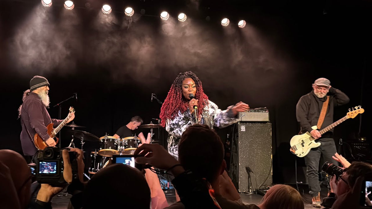 See surviving SOUNDGARDEN members reunite for show with SHAINA SHEPHERD