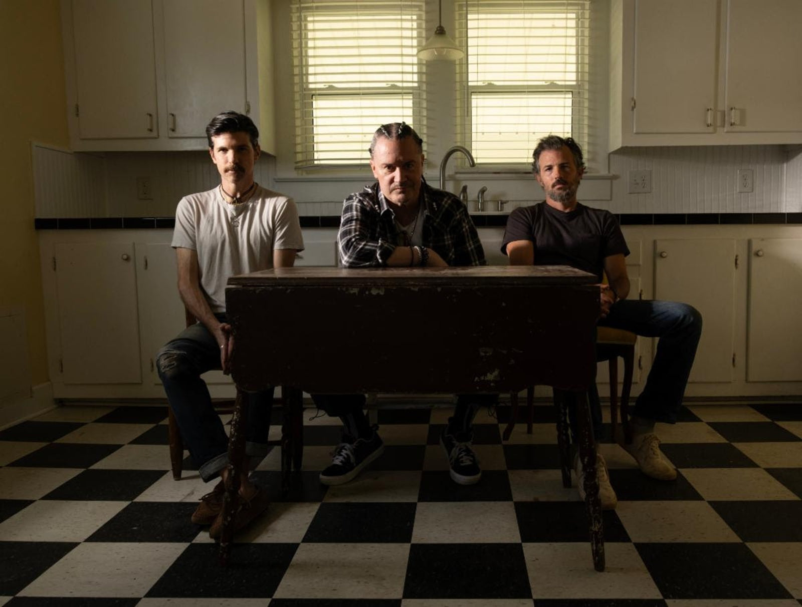 Hear MIKE PATTON team with AVETT BROTHERS in new project AVTT / PTTN