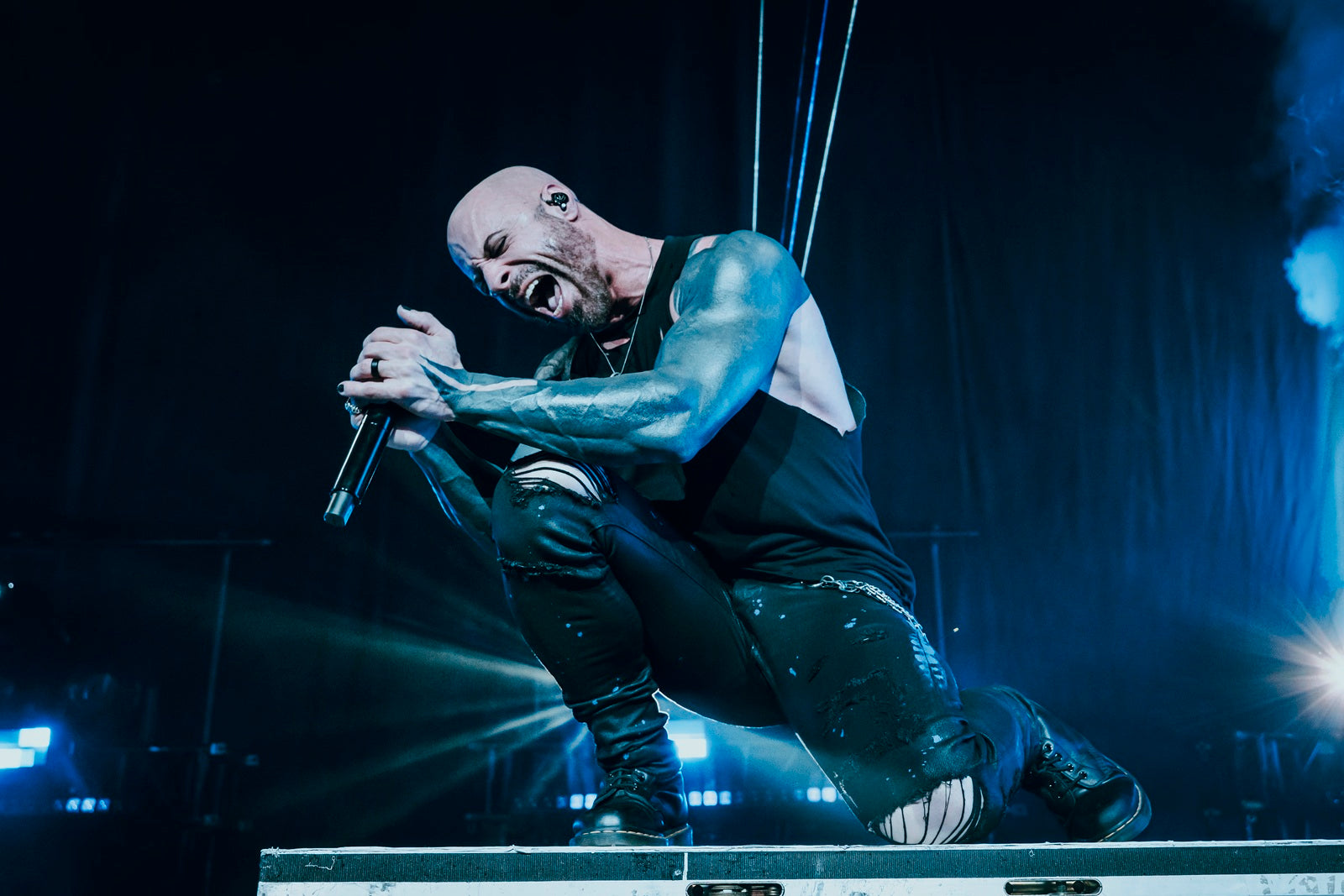 CHRIS DAUGHTRY on SEETHER tour, BAD OMENS fandom, battling self-doubt and more