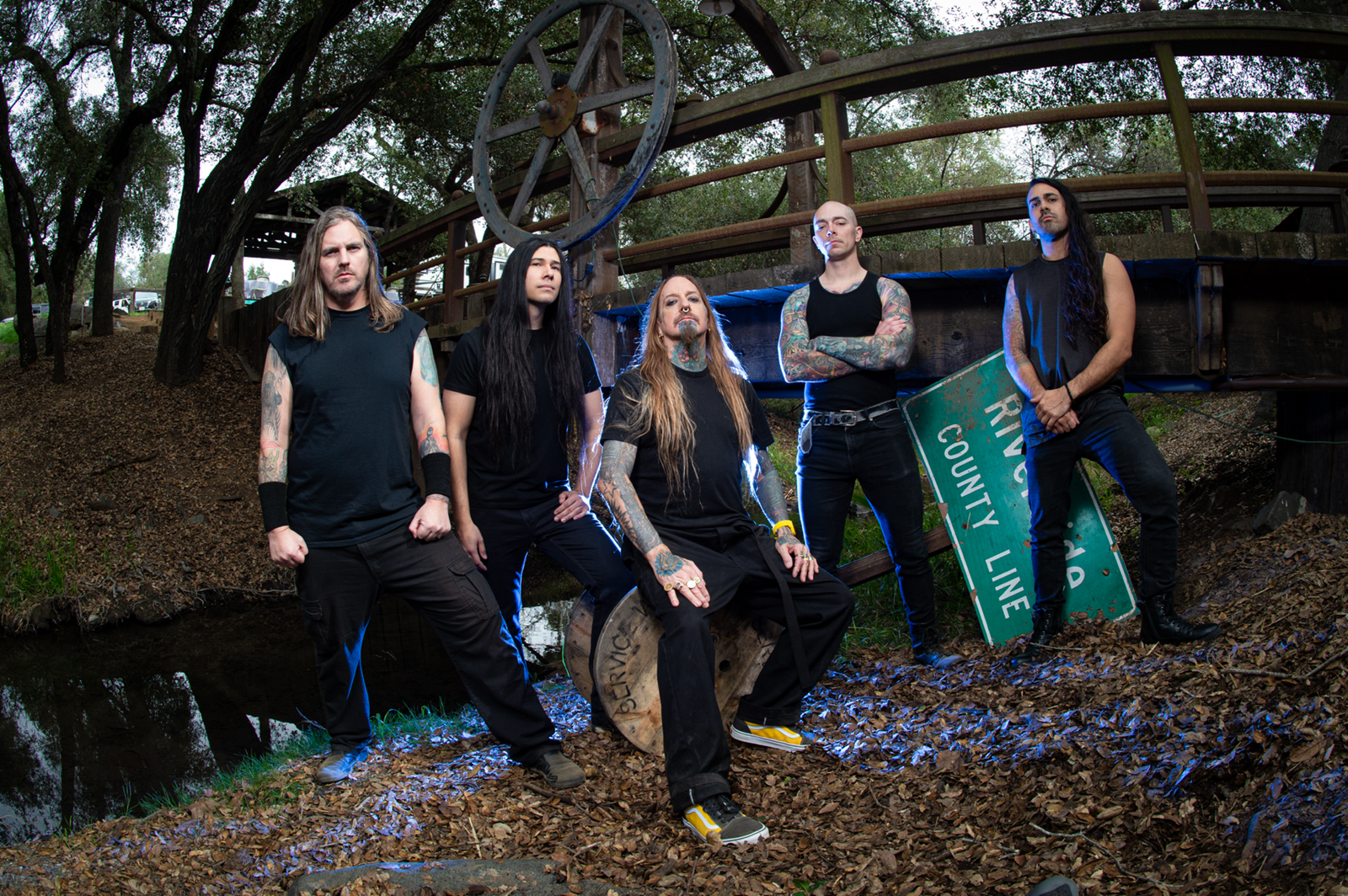 Hear DEVILDRIVER’s first new song in 3 years “Dig Your Own Grave”