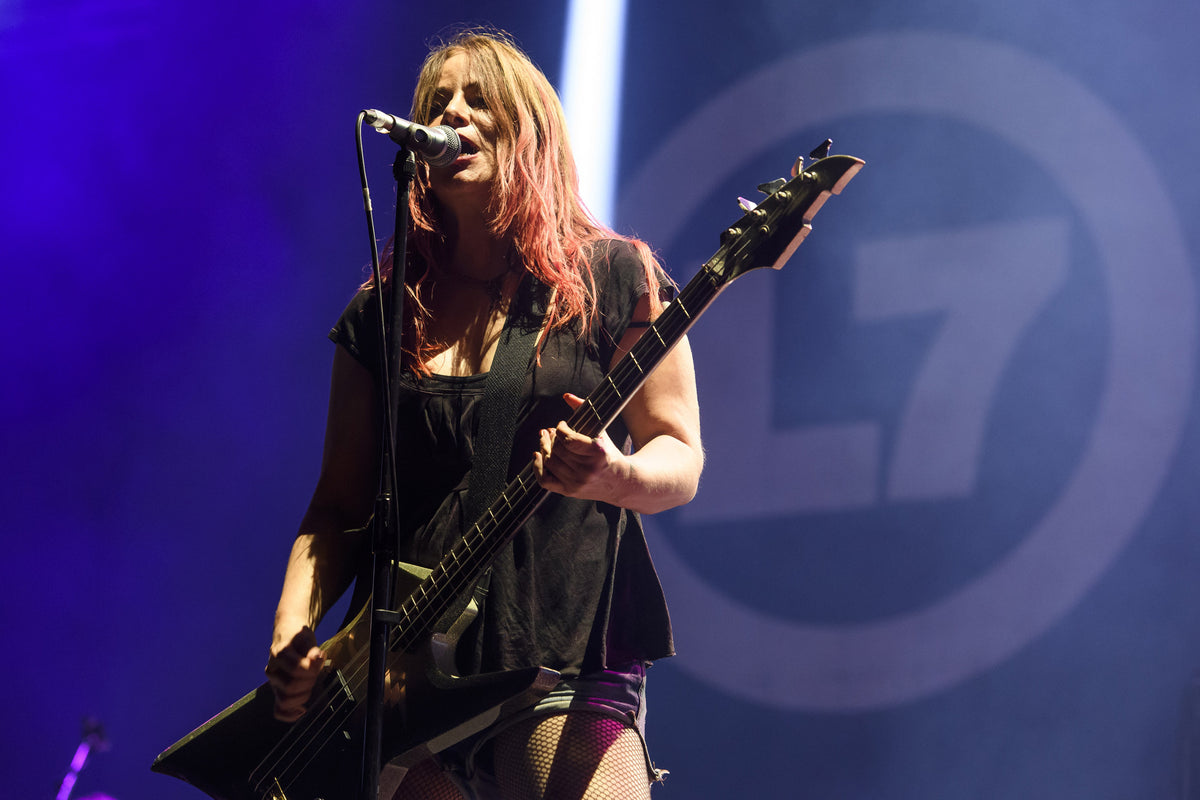 JENNIFER FINCH, L7 bassist, dead at 59