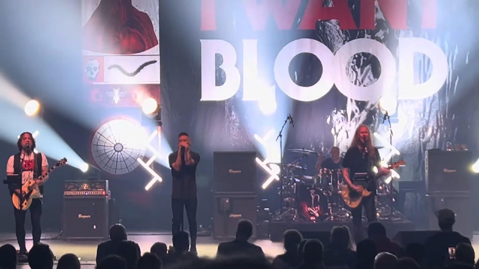 See JERRY CANTRELL play ALICE IN CHAINS’ “Hate to Feel” for the first time since 1993