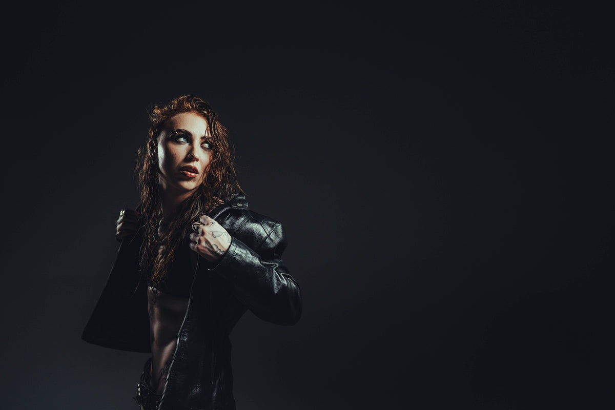 KAMI KEHOE announces album with dark anthem “THE END”