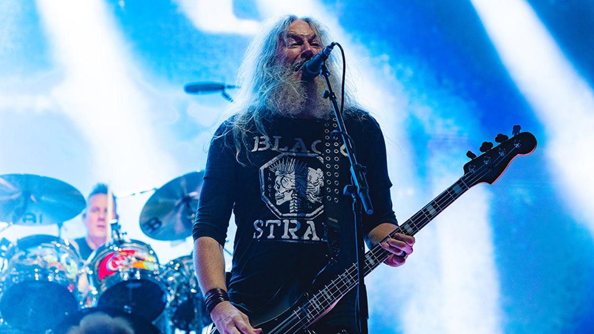 See MASTODON play BRENT HINDS tribute “Your Ghost Again” live for the first time