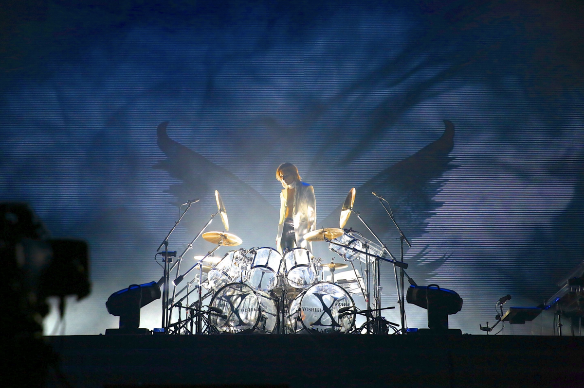 YOSHIKI successfully undergoes 3rd neck surgery