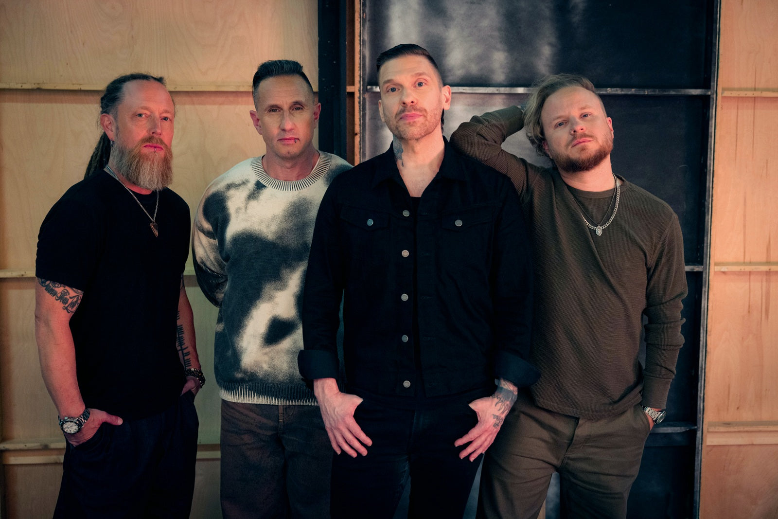 SHINEDOWN announce new album with battle anthem “Safe and Sound”
