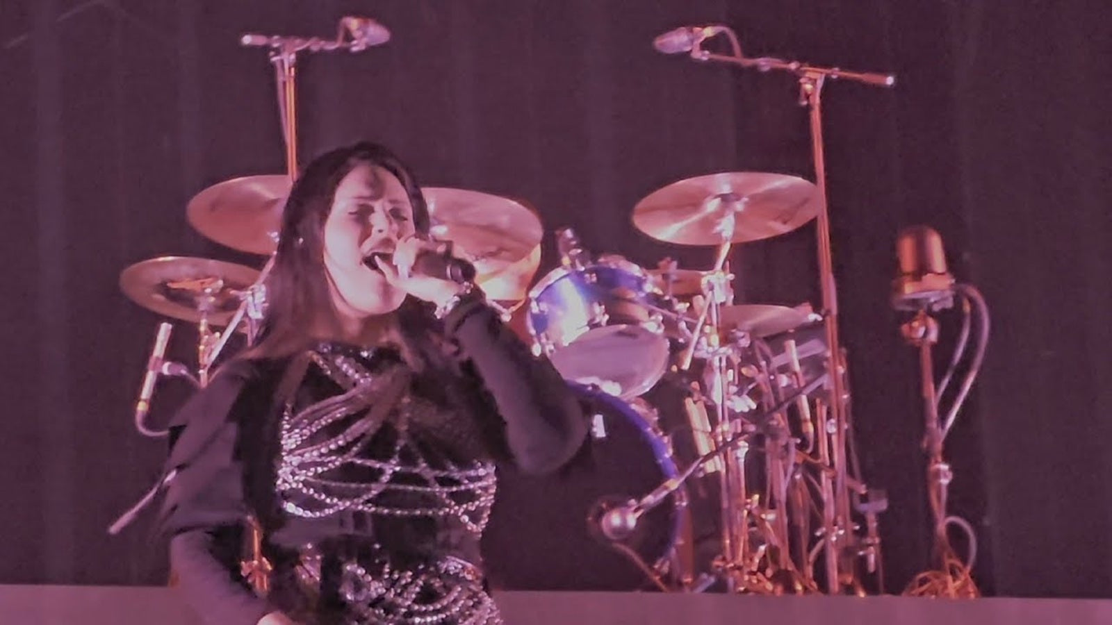 See SPIRITBOX debut crushing new song “Fata Morgana” live in London
