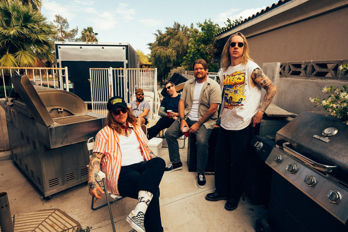UNDEROATH get back in the van for intimate club tour