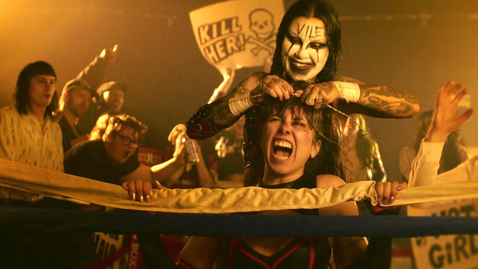 See WAIT//LESS and TARA ZEP get into a hardcore wrestling match in new “crawl” video