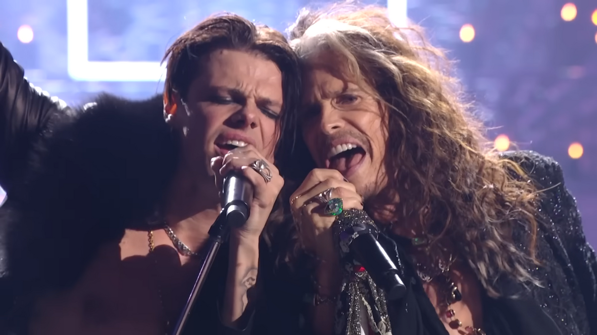 See epic VMAs tribute to OZZY OSBOURNE featuring YUNGBLUD, AEROSMITH and more