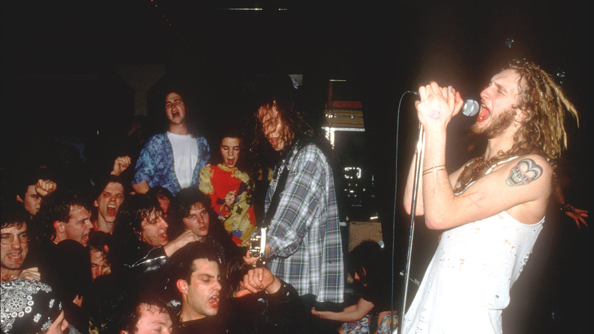 See Alice in Chains Play Raucous “We Die Young” at 1990 ‘Facelift’ Release Show