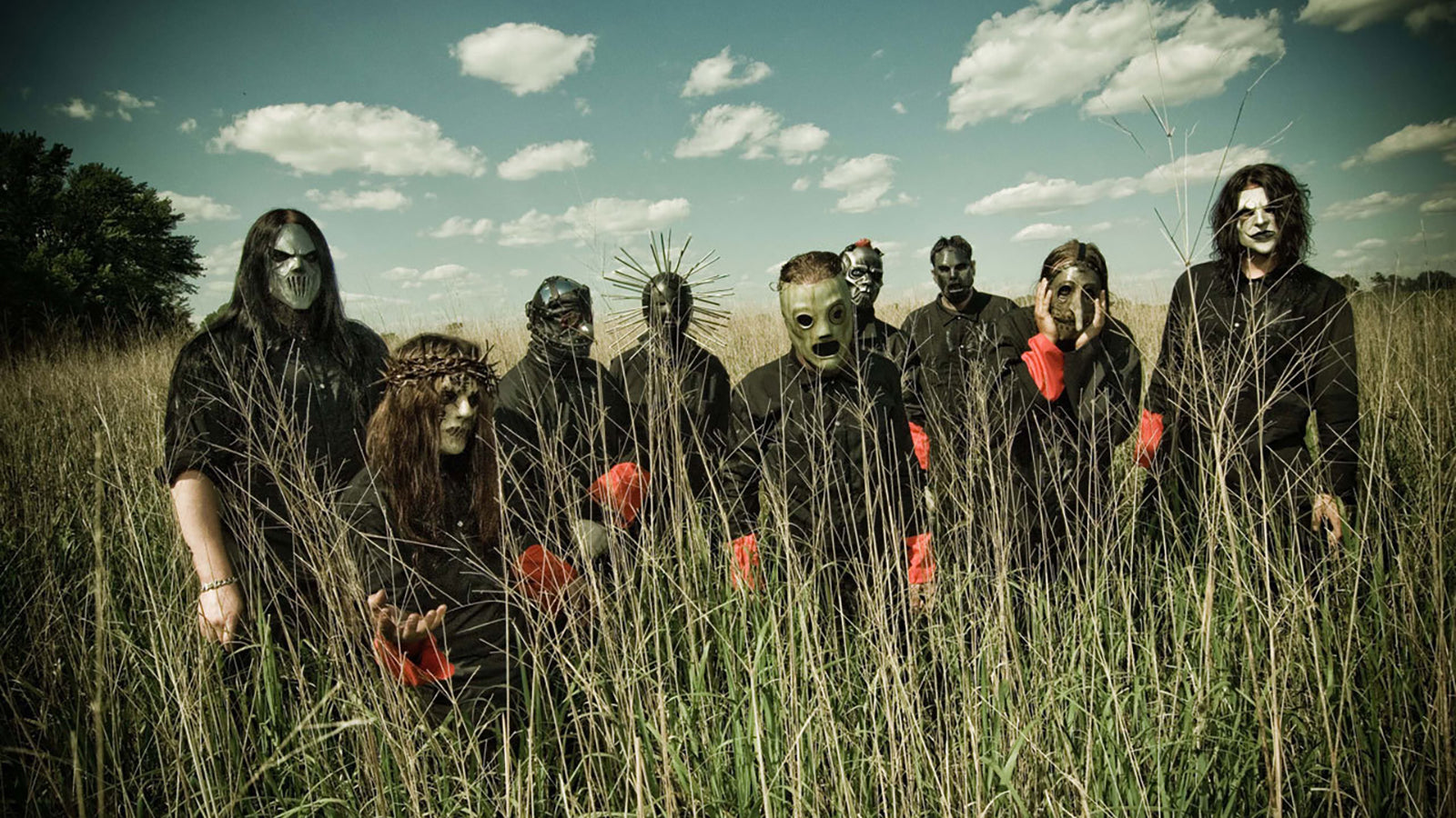 Tour Laundry Specialist: Slipknot’s Stage Clothes Filthiest He’s Ever Cleaned