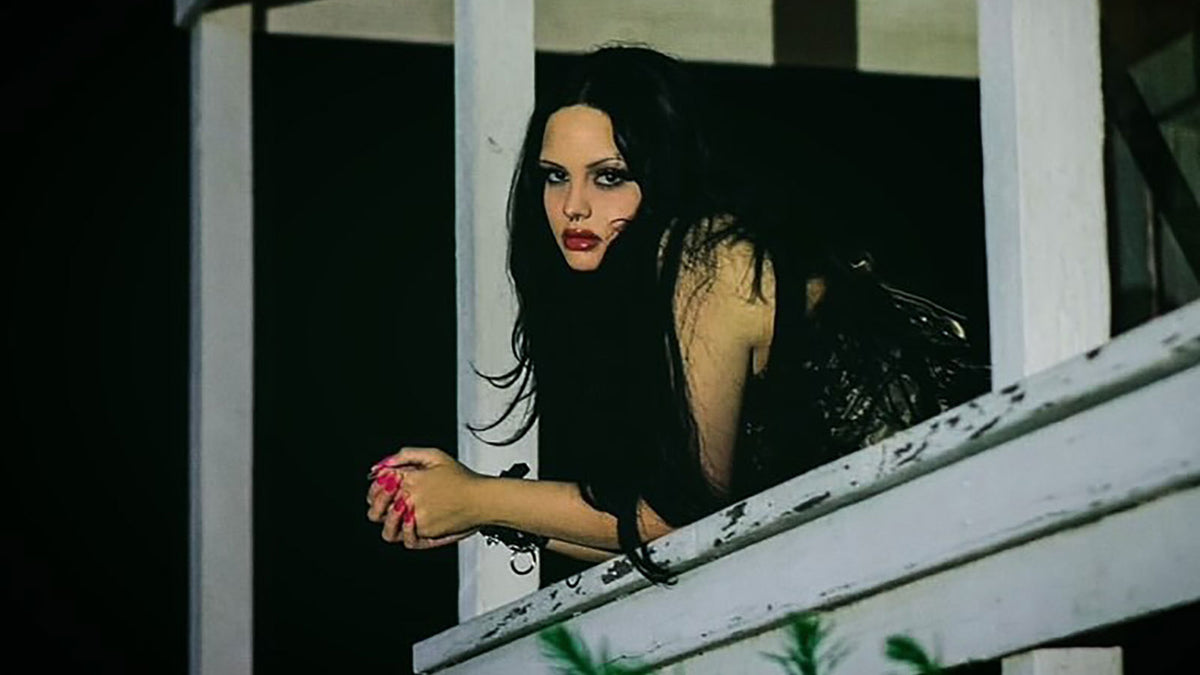 AMIRA ELFEKY announces debut EP ‘Skin to Skin’