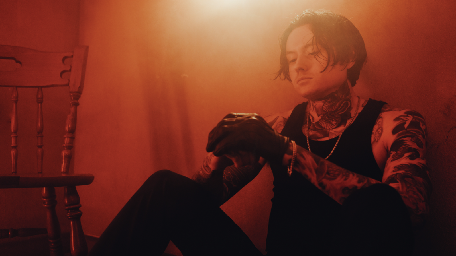 “Don’t make BAD OMENS your life”: NOAH SEBASTIAN wants his peace of mind
