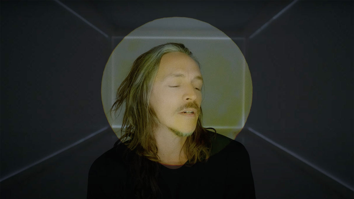 See INCUBUS’ BRANDON BOYD join NIGHT VERSES in new “Glitching Prisms” video