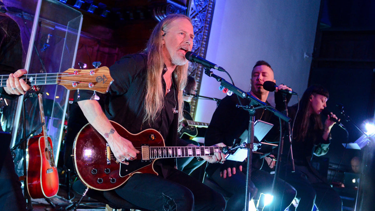 See Jerry Cantrell Play Alice in Chains Songs With Greg Puciato at Solo Show