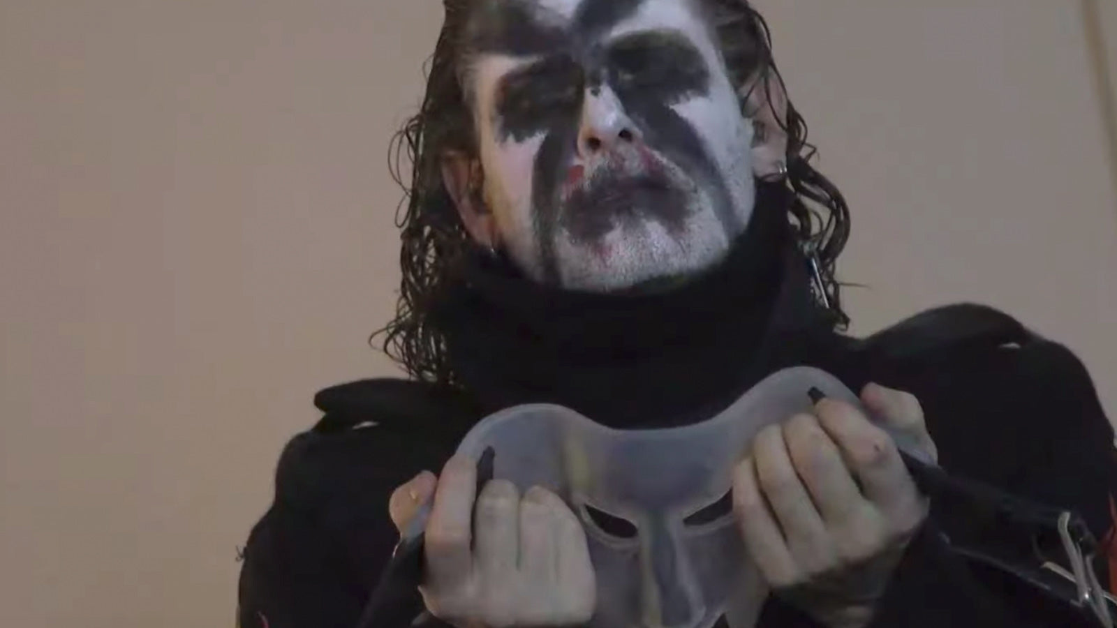 See Slipknot’s Pre-Show Rituals, Backstage Antics in New Tour Recap Video