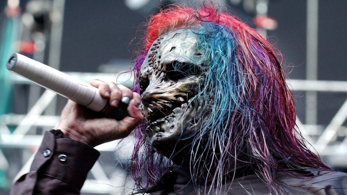 COREY TAYLOR looks back on SLIPKNOT’s ‘Vol. 3’: “To this day I have a hard time listening to it”