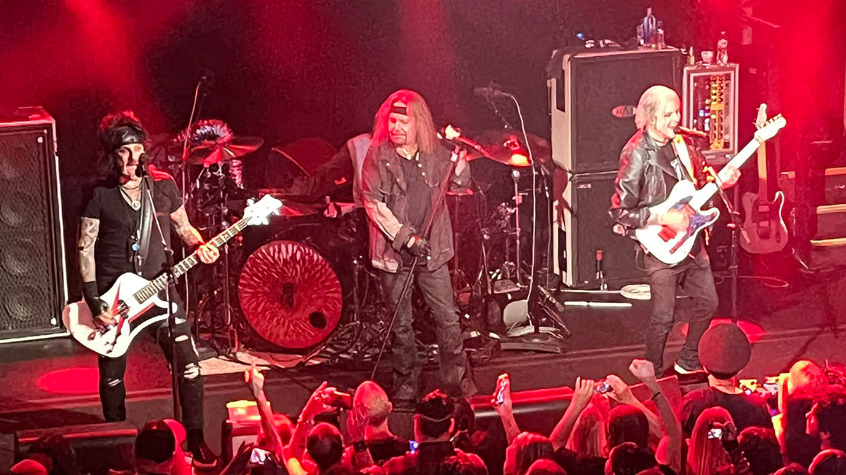 MÖTLEY CRÜE’s “secret” NYC show: see setlist and videos