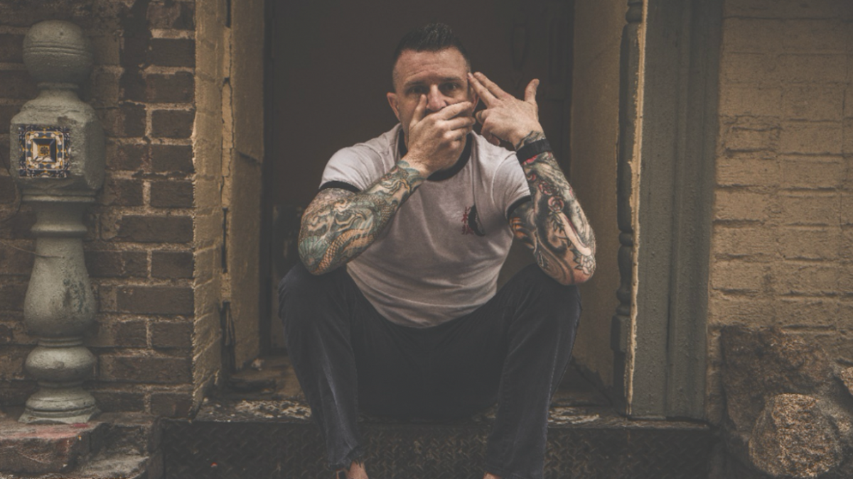 Former ATREYU singer Alex Varkatzas’ new band DEAD ICARUS: Hear heavy first song