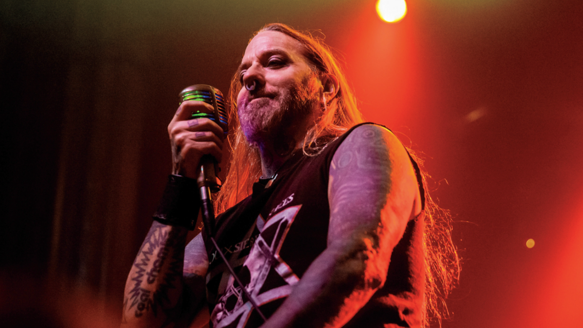 DEZ FAFARA on his loco life: From COAL CHAMBER’s violent early days to recent near-death