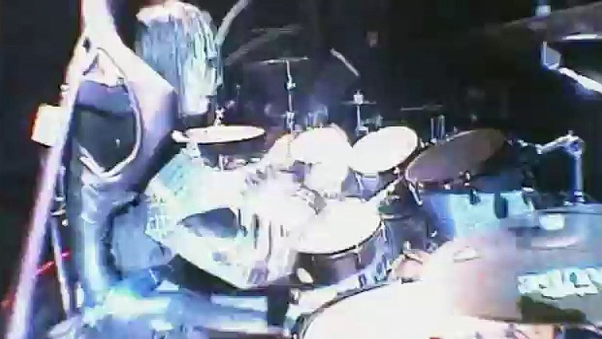 See Joey Jordison’s Iconic Vertical Drum Solo From Slipknot’s ‘Disasterpieces’