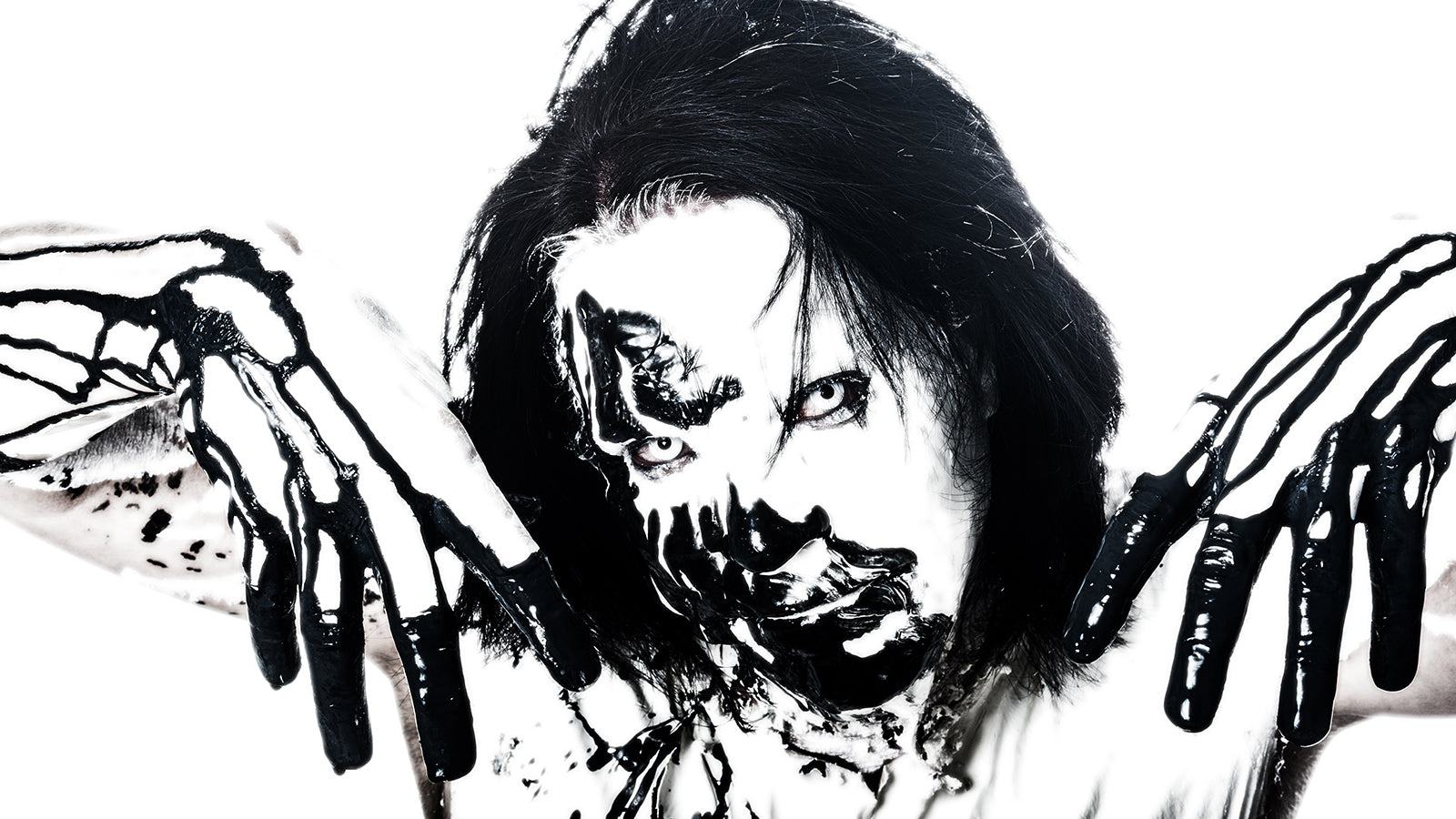 Lizzy Borden: Shock-Rock Vet on “Crazy” ’80s, German Airport Mishaps, New Album