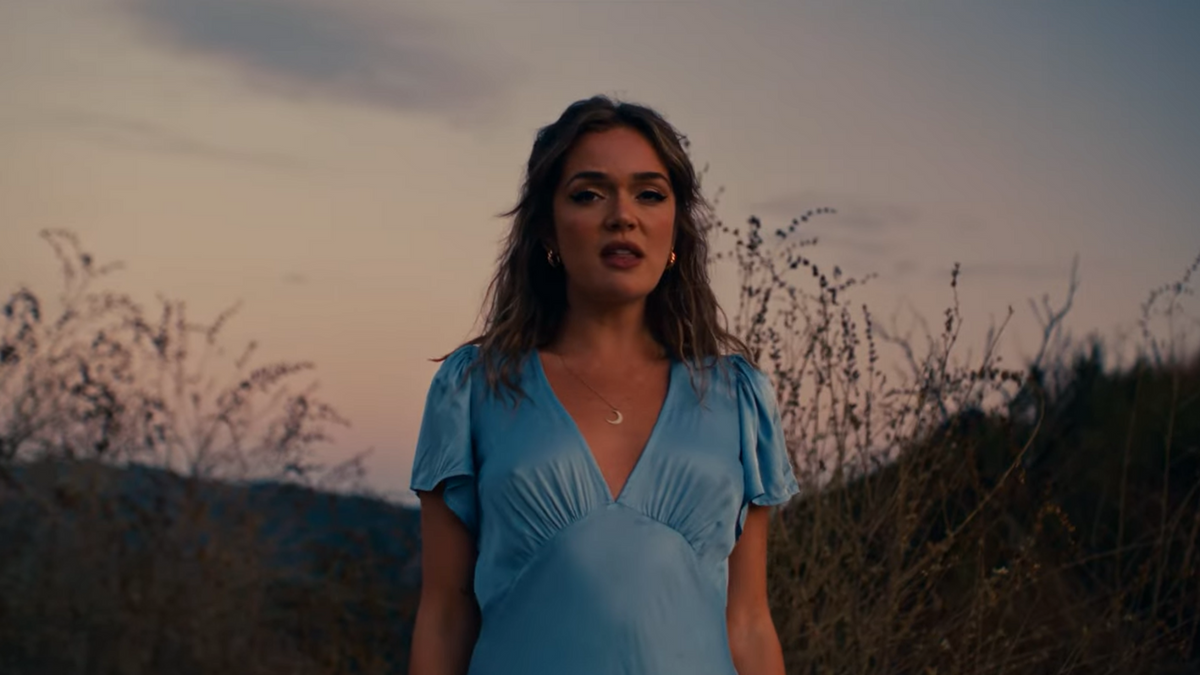 This Pop Cover of Papa Roach’s “Last Resort” Sounds Nothing Like the Original
