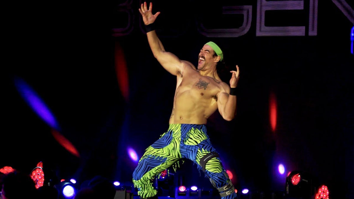See WWE’s Rik Bugez Play Iron Maiden’s “The Trooper” on Guitar While Squatting Heavy Weights