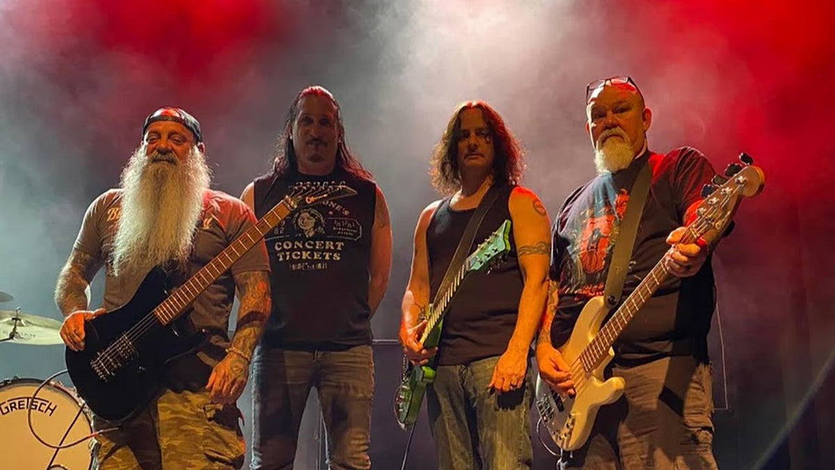 Hear TYPE O NEGATIVE and CROWBAR supergroup SUN DONT SHINE’s gloomy new song “Coming Down”