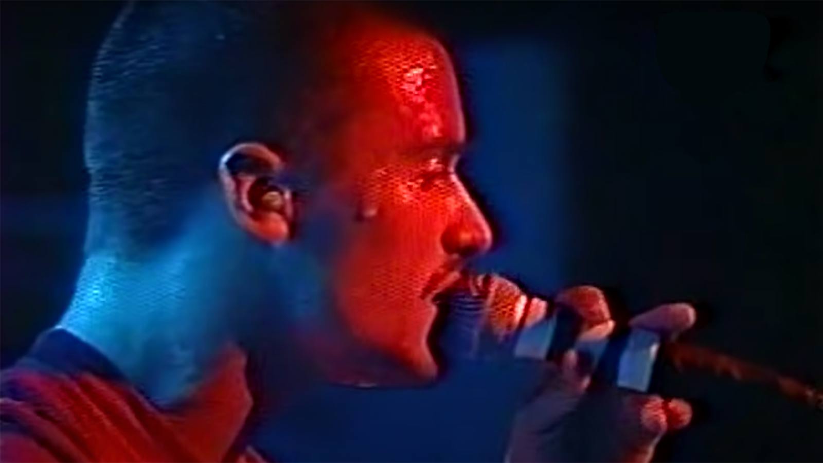 See FAITH NO MORE play stunning cover of PORTISHEAD’s “Glory Box” in 1995