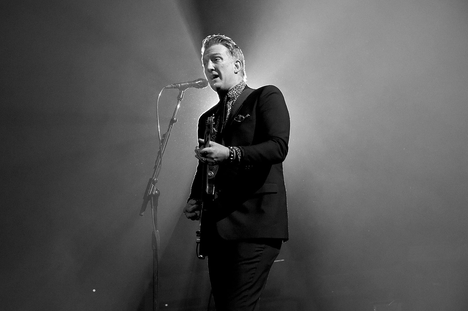 See Josh Homme Eulogize Chris Cornell, Play Bluesy Solo “Rusty Cage” Cover