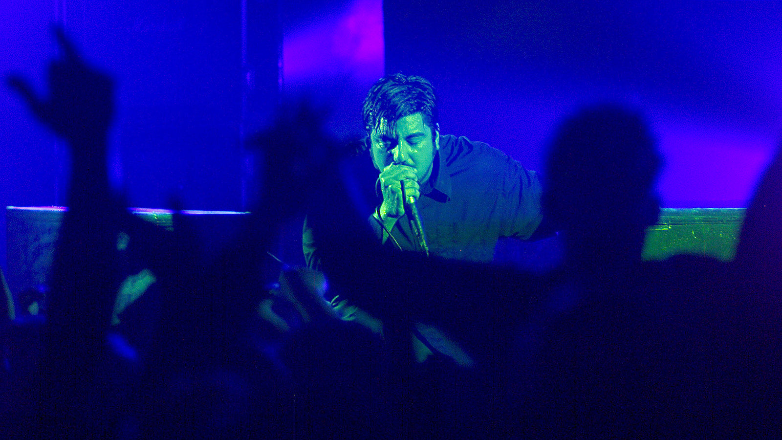 See Deftones Play Fun, Heartfelt Cover of Weezer’s “Say It Ain’t So” in 2001