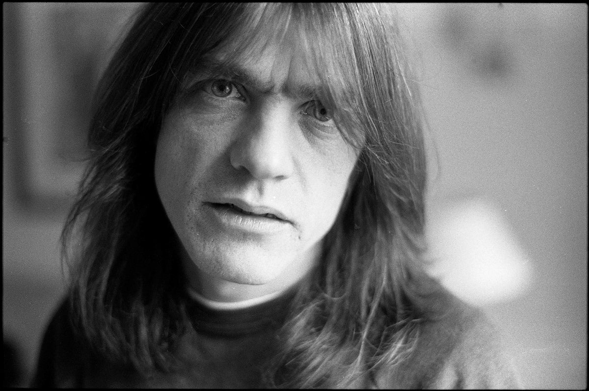 Malcolm Young, AC/DC Co-Founding Guitarist, Dead at 64