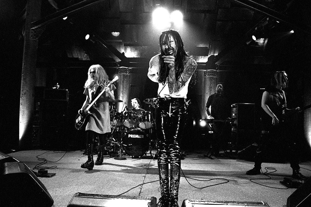 See Marilyn Manson Play “Lunchbox,” “Dope Hat,” Burn Bible on ‘Jon Stewart’ in 1995