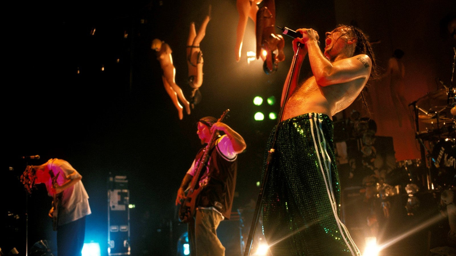 See KORN cover DEFTONES’ ‘Engine No. 9″ live in 1997