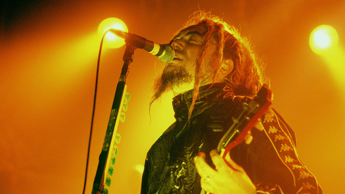 Watch Corey Taylor Join Soulfly Onstage for Raucous “Jumpdafuckup” in 2006