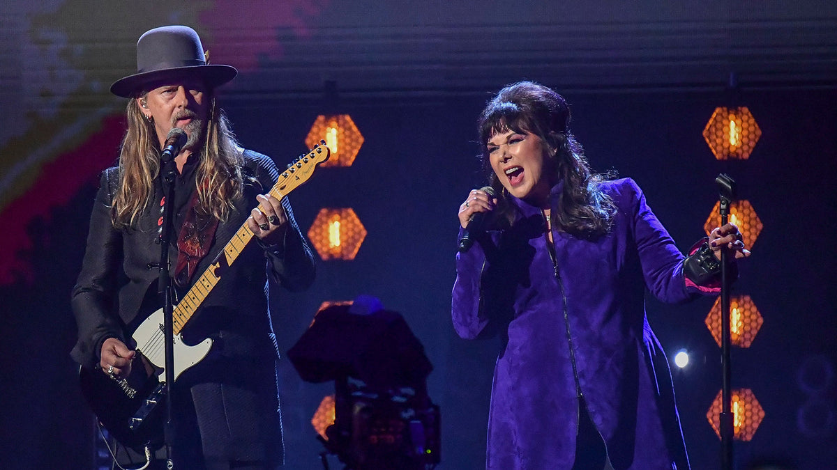 See Jerry Cantrell, Ann Wilson Cover “Black Hole Sun” in Tribute to Chris Cornell